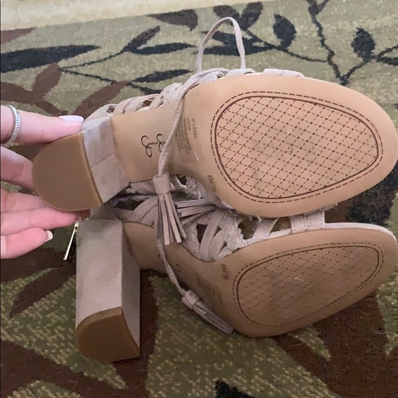 Jessica Simpson Nude Block Heels - Picture 5 of 8